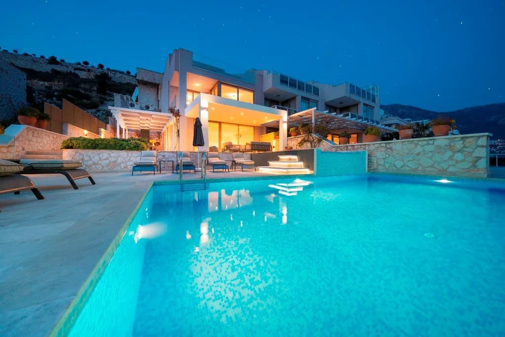 Kaş Kalkan'da Büyüleyici Deniz Manzaralı, Özel Havuzlu, Lüks Villa görsel 1