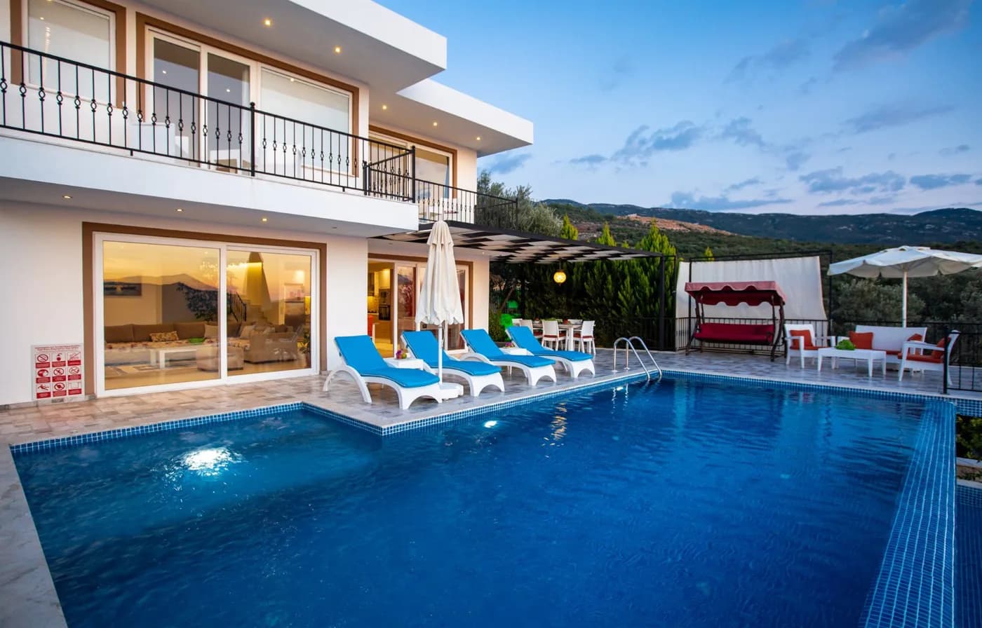 Kaş Üzümlü'de Doğa İçerisinde, Özel Havuzlu, Jakuzili, Modern Villa görsel 1
