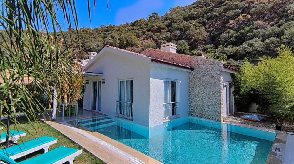 Ölüdeniz'de Harika Doğa ile İç İçe, Özel Havuzlu, Modern Villa görsel 1