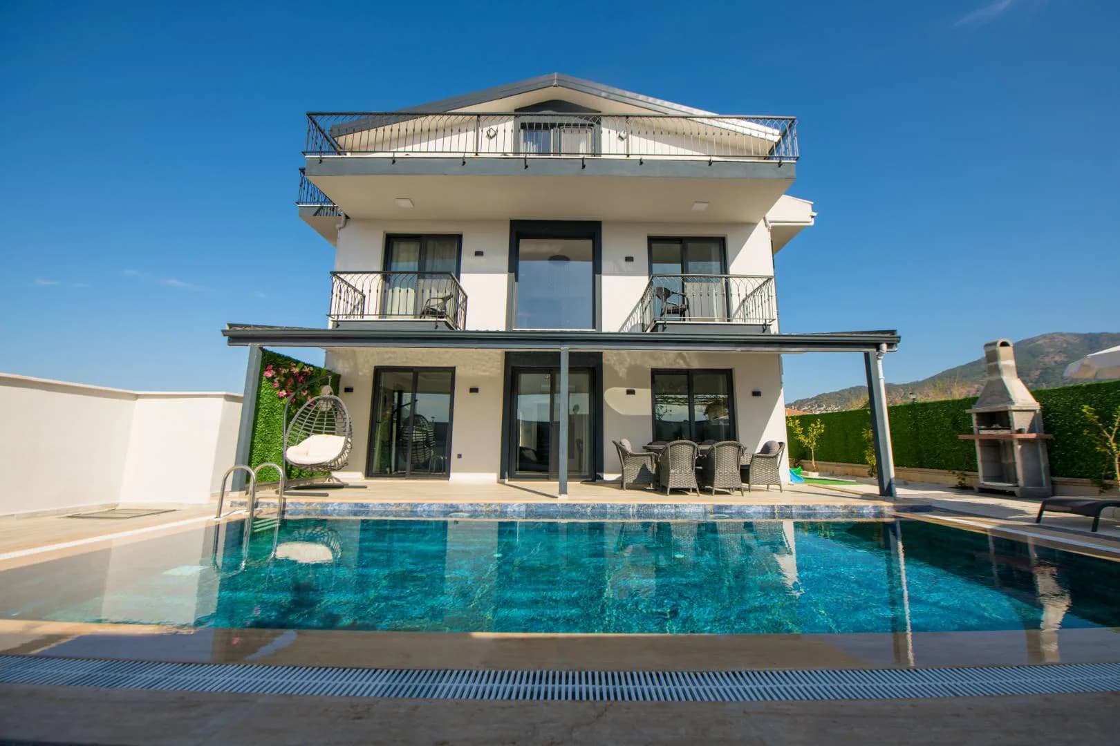 Fethiye Çamköy'de Modern Tasarımlı, Özel Havuzlu, 6 Kişilik Villa görsel 1