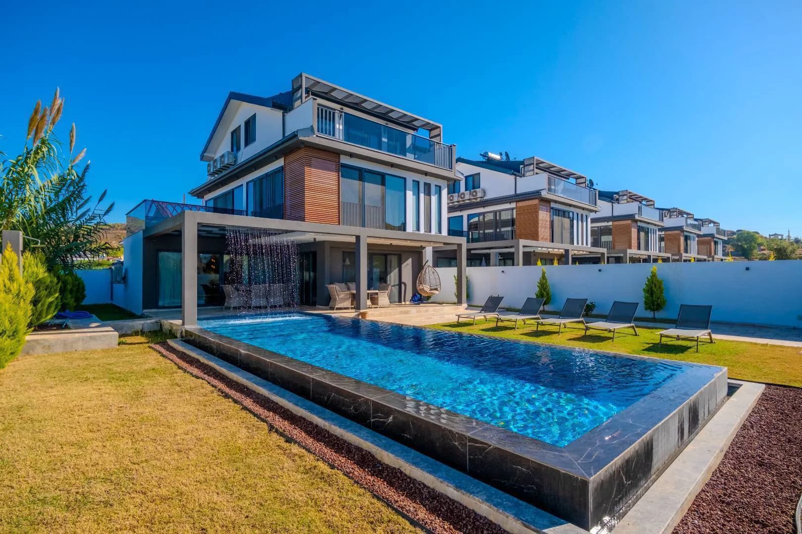 Fethiye Çiftlik'de Nezih Konumda, Kapalı Havuzlu, Lüks Villa görsel 1