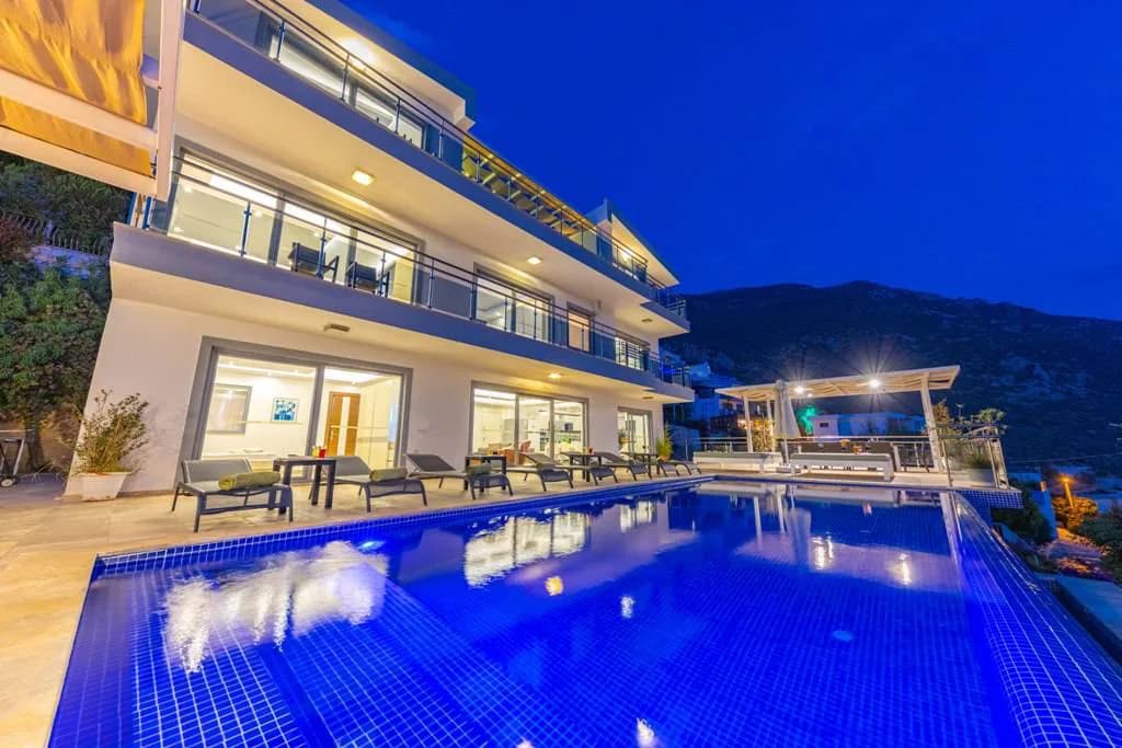 Kalkan Akbel'de Muazzam Deniz Manzaralı, Özel Havuzlu, Modern Villa görsel 1