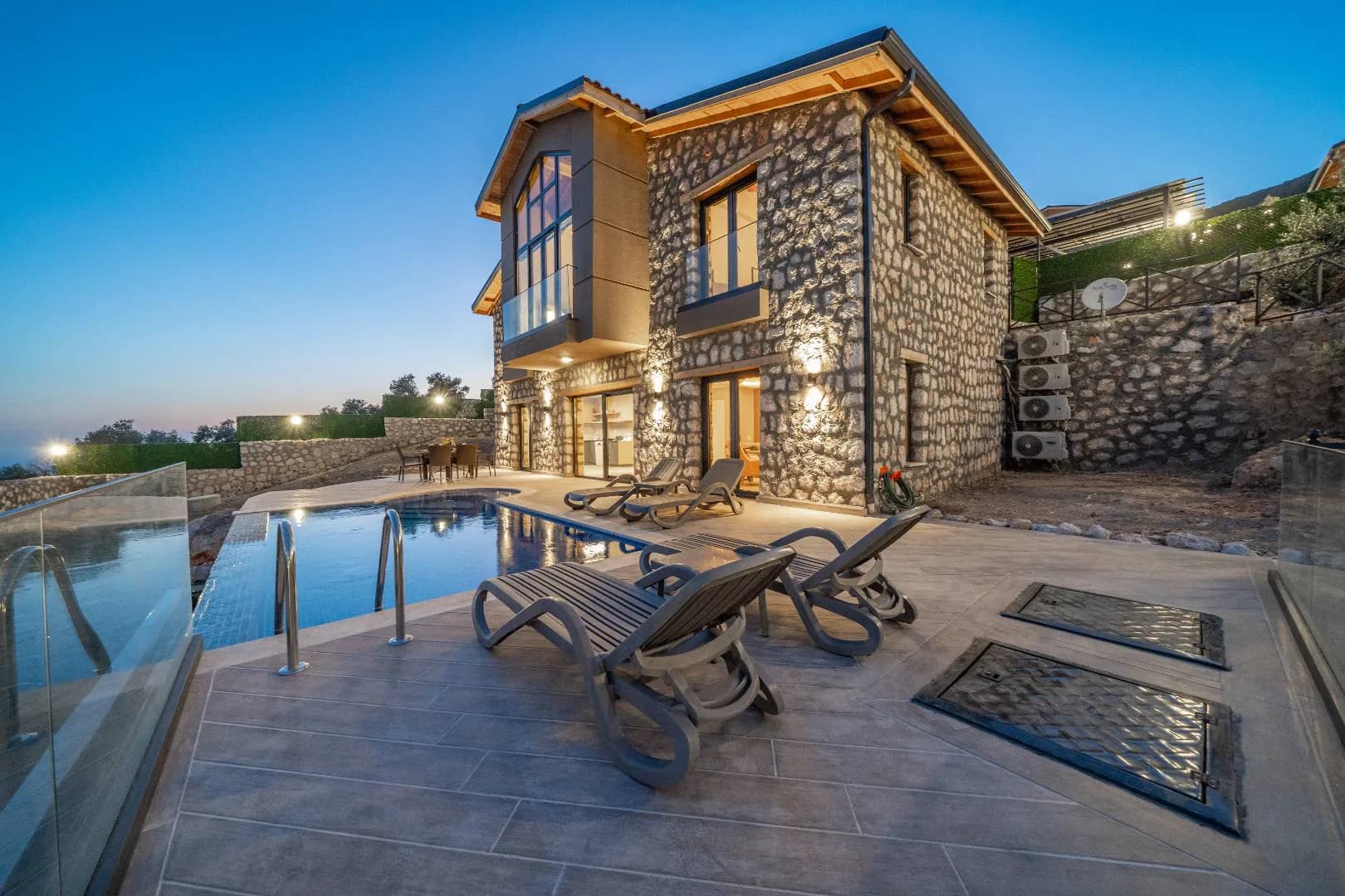 Antalya Kaş'ta Geniş Ailelere Uygun, Sonsuzluk Havuzlu, Lüks Villa görsel 1