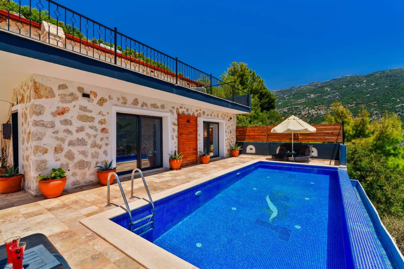 Kaş İslamlar'da Doğanın Kalbinde, Korunaklı Özel Havuzlu, Taş Villa görsel 1