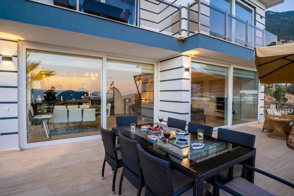 Kalkan'da Müthiş Deniz ve Şehir Manzaralı, Jakuzili, Kiralık Villa görsel 2
