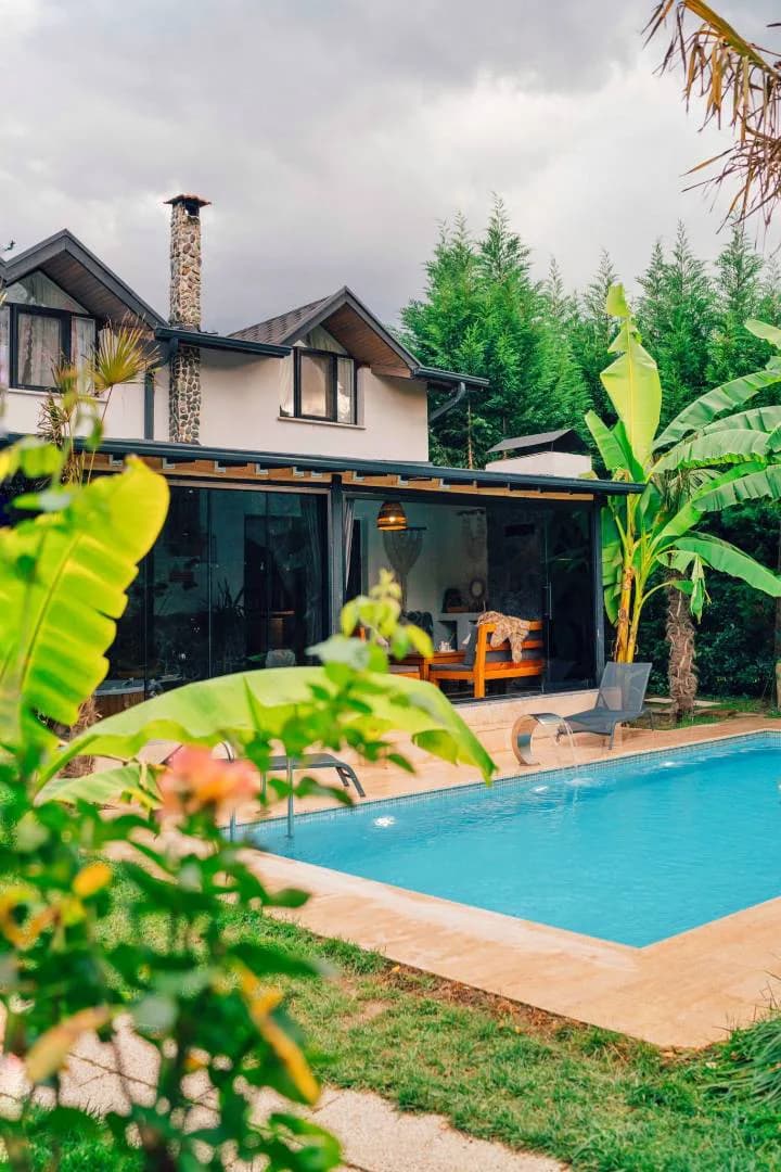 Sapanca'da Doğa İçerisinde, Isıtmalı Havuzlu, Şömineli, Kiralık Villa görsel 1