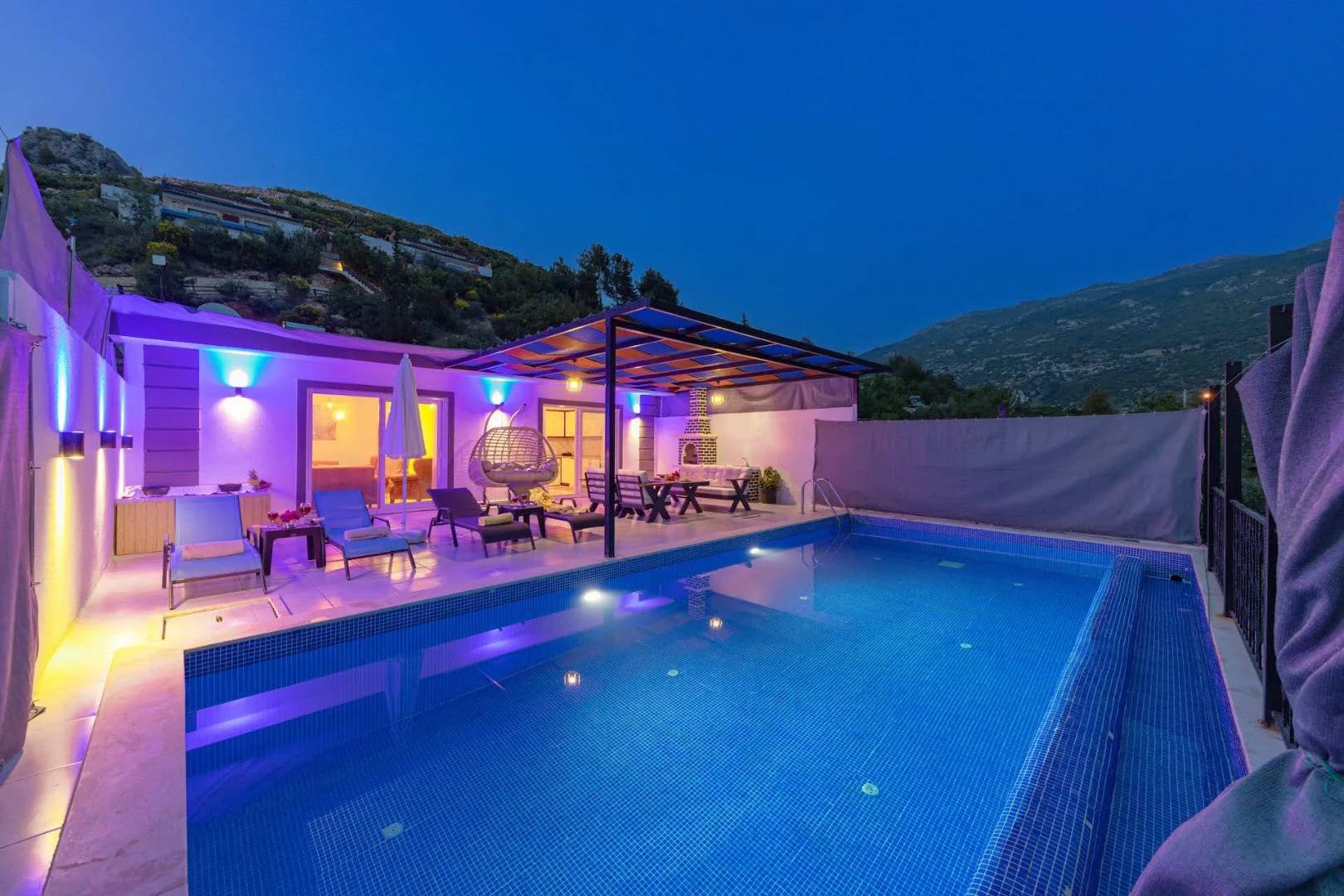 Kaş İslamlar'da Sakin Konumda, Özel Havuzlu, Konforlu Villa görsel 1