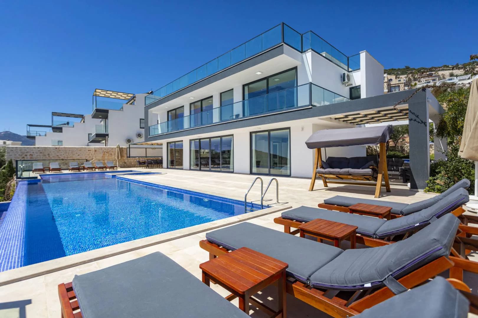 Kaş Kalkan'da Geniş Ailelere Uygun, Özel Havuzlu, Modern Villa görsel 1