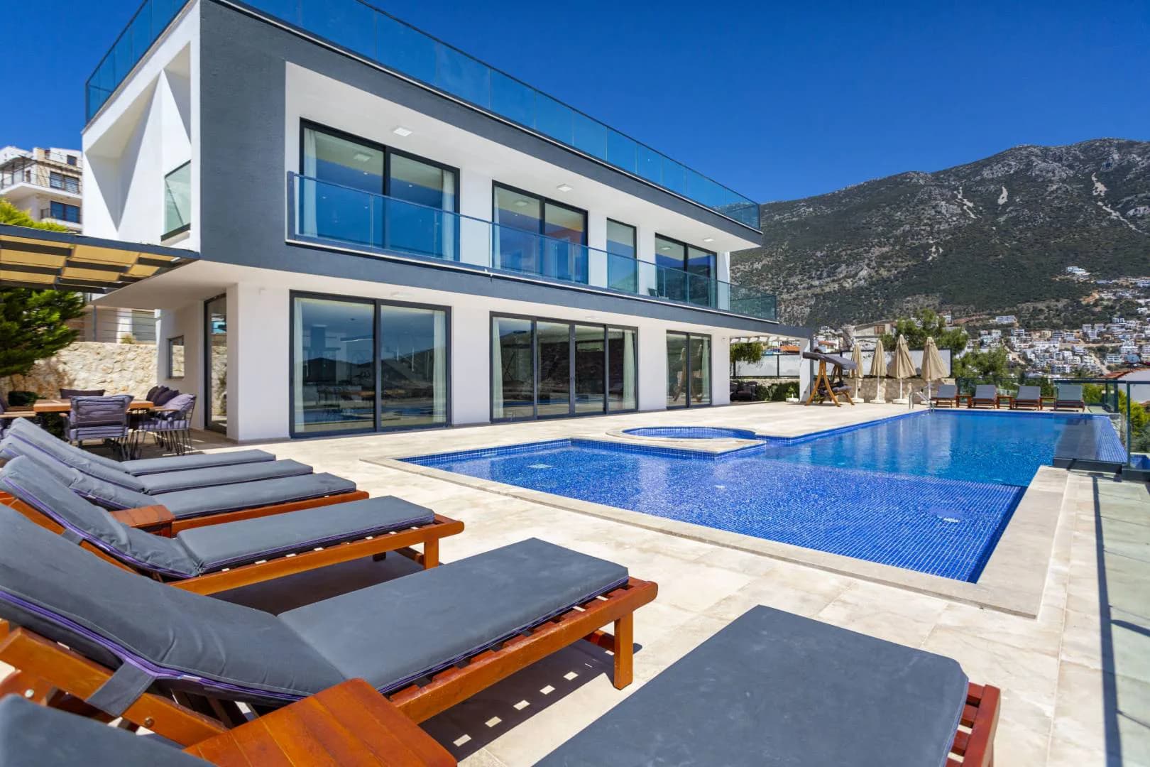 Kaş Kalkan'da Geniş Ailelere Uygun, Özel Havuzlu, Modern Villa görsel 2