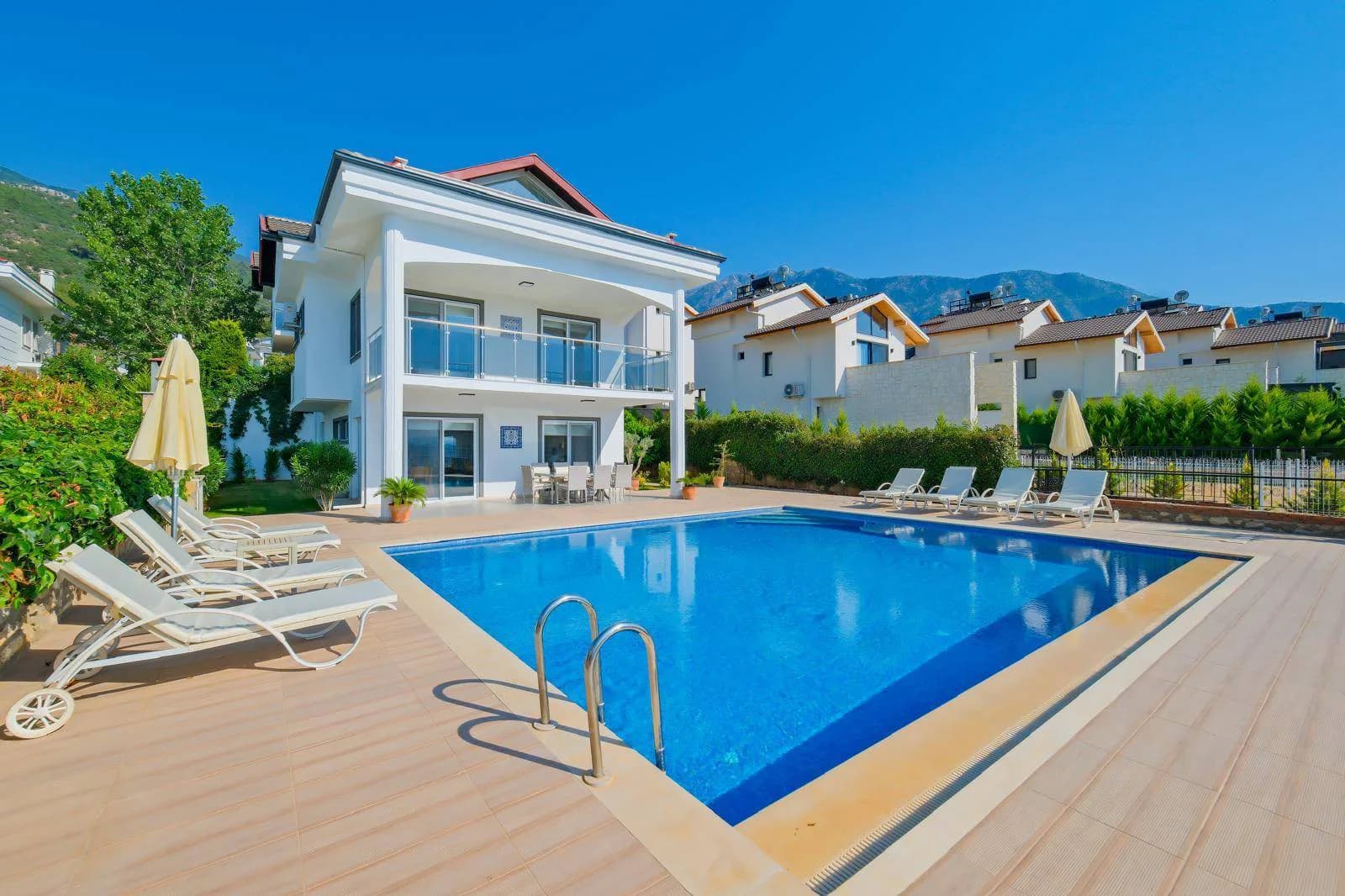 Fethiye Ölüdeniz'de Yüksek Konumda, Özel Havuzlu, Geniş Villa görsel 1