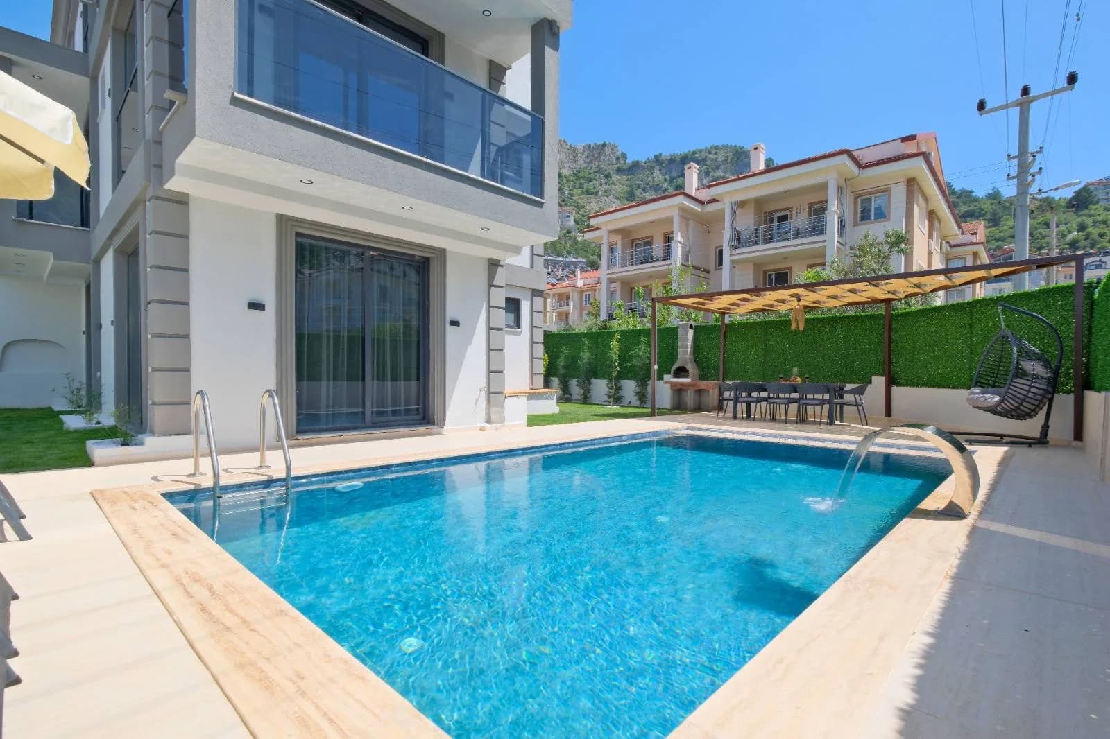 Fethiye Patlangıç'ta Geniş Ailelere Uygun, Özel Havuzlu, İkiz Villa görsel 2