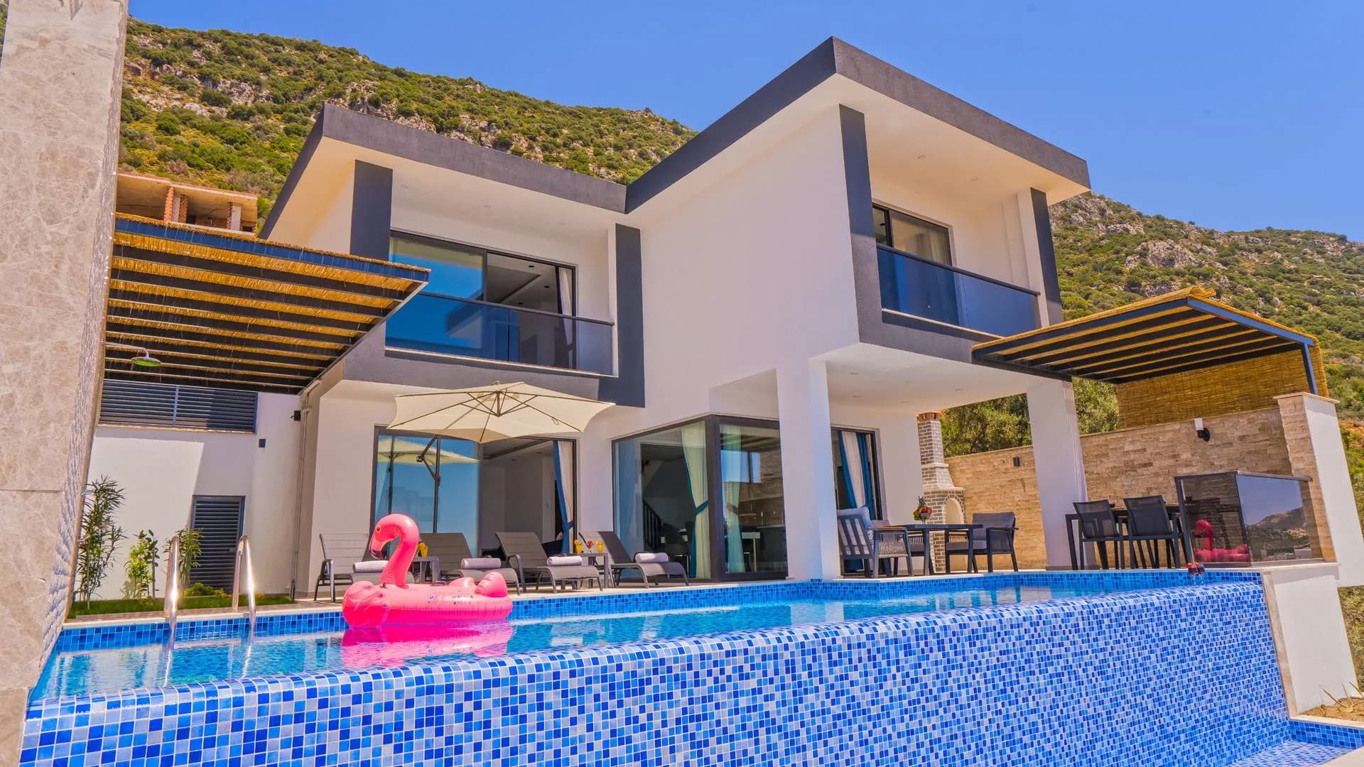 Kaş Kördere'de Sakin Konumda, Özel Havuzlu, İkiz Villa görsel 1