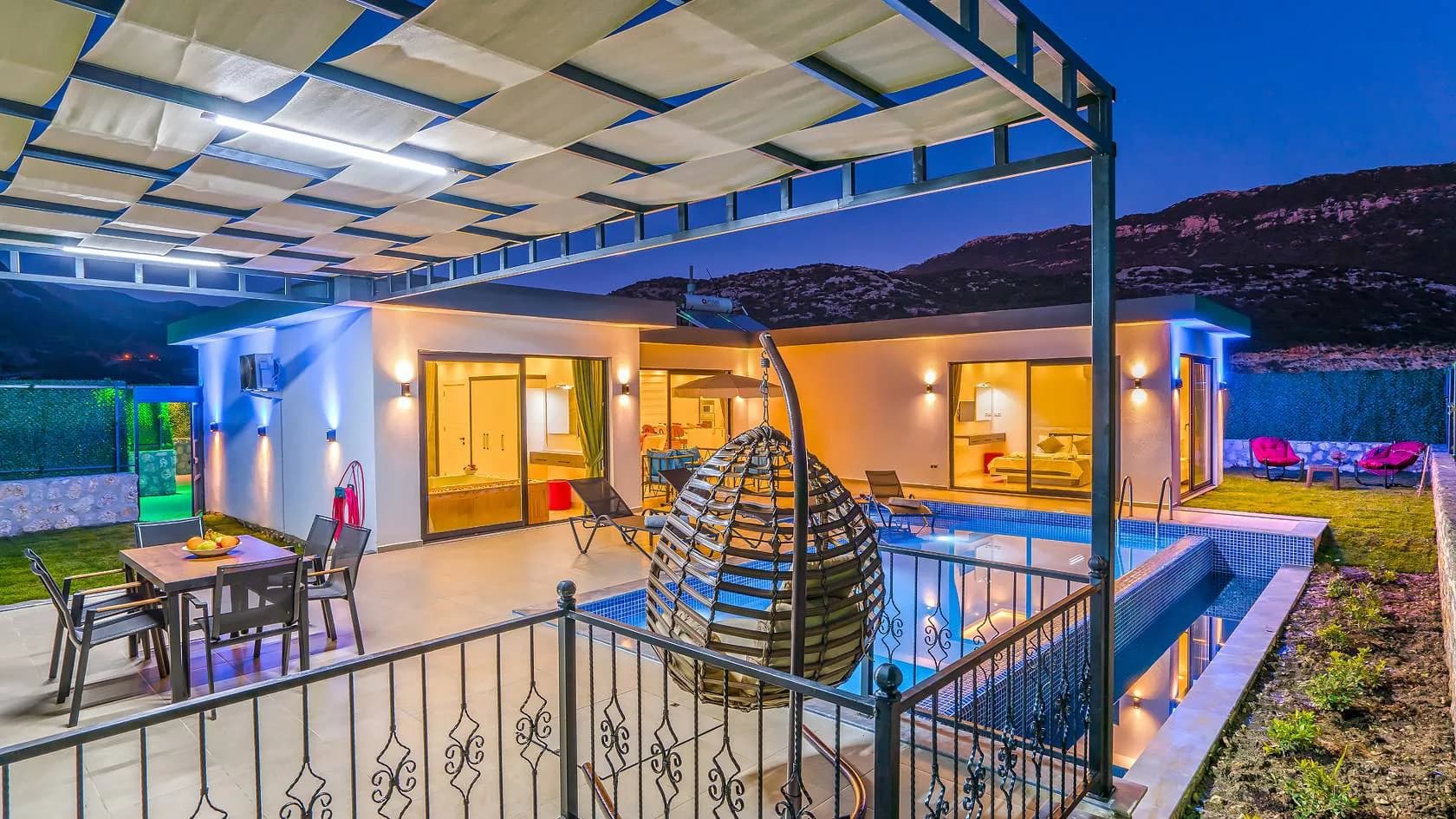 Kaş Bezirgan'da Sakin Konumda, Özel Havuzlu, Balayı Villası görsel 3
