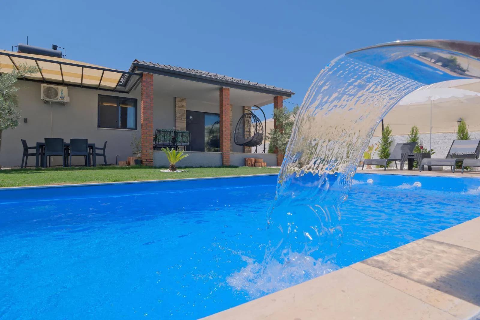 Fethiye Bozyer'de Yemyeşil Bahçeli, Özel Havuzlu, 3+1 Villa görsel 1