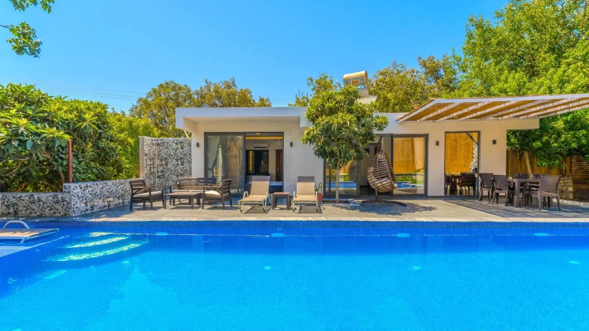 Kaş Çayköy'de Yeşillikler İçerisinde, Özel Havuzlu, Balayı Villası görsel 2