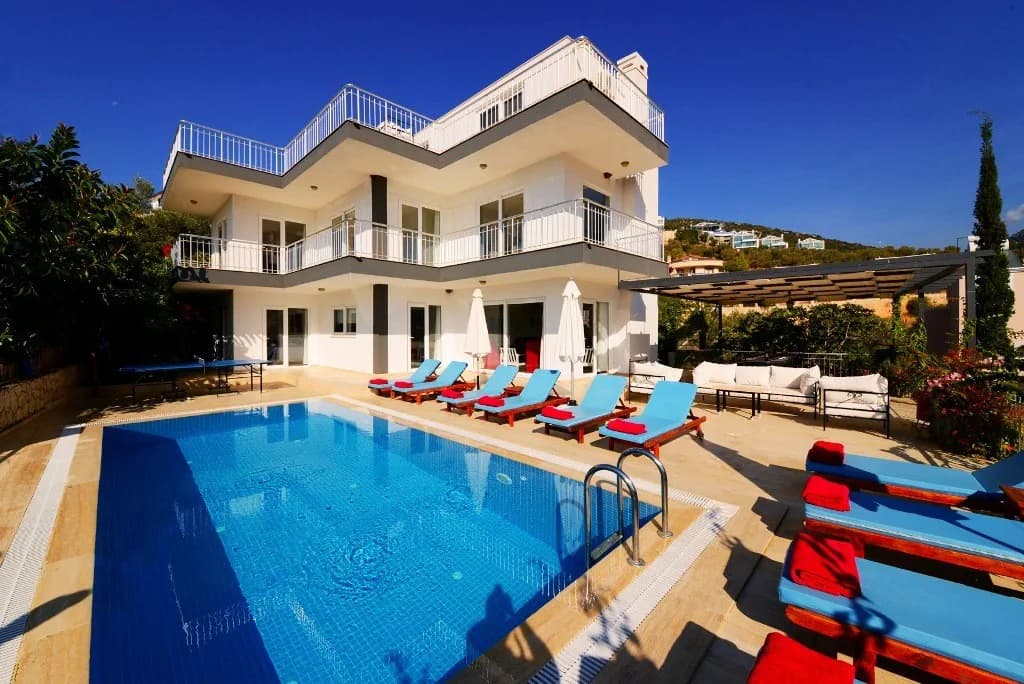 Kalkan'da Deniz Manzaralı, Özel Havuzlu, Merkezi Konumda Villa görsel 1