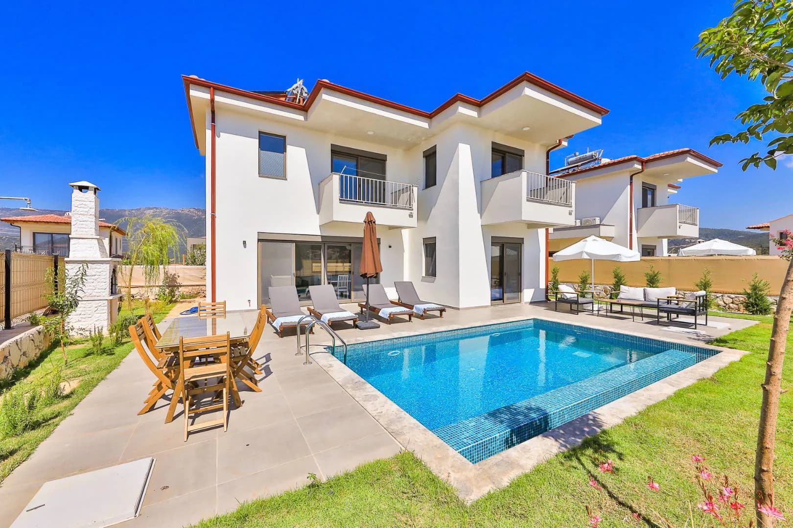 Kaş Andifli'de Geniş Bahçeli, Özel Havuz ve Jakuzili, Modern Villa görsel 1