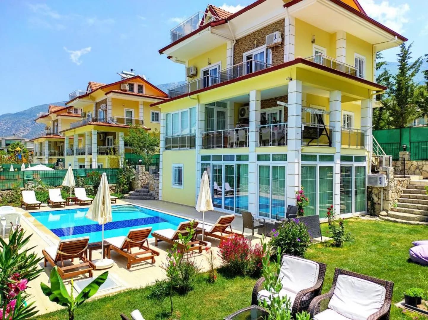 Fethiye Ölüdeniz'de Doğa İçerisinde, Enfes Tasarımlı, Kiralık Villa görsel 1