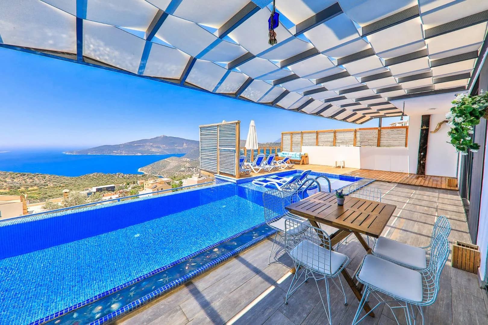 Kalkan Kördere'de Deniz Manzaralı, Özel Havuzlu, Hamamlı Villa görsel 1