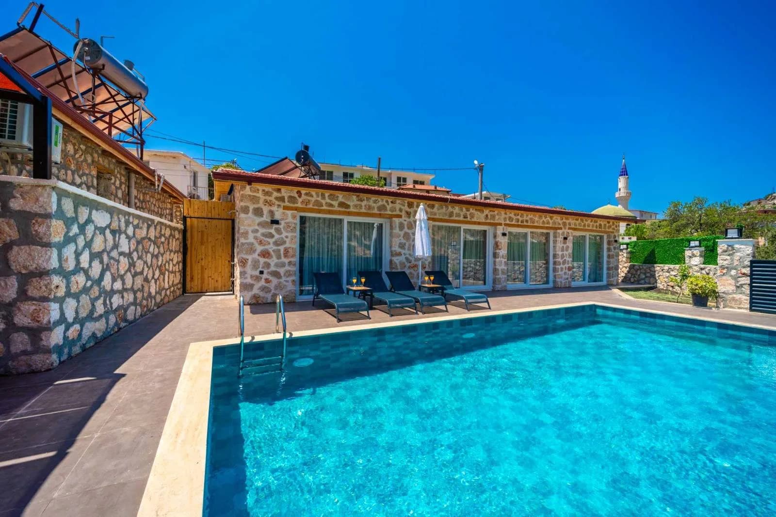 Kaş Bezirgan'da Orman Manzaralı, Özel Havuzlu, Otantik Villa görsel 3