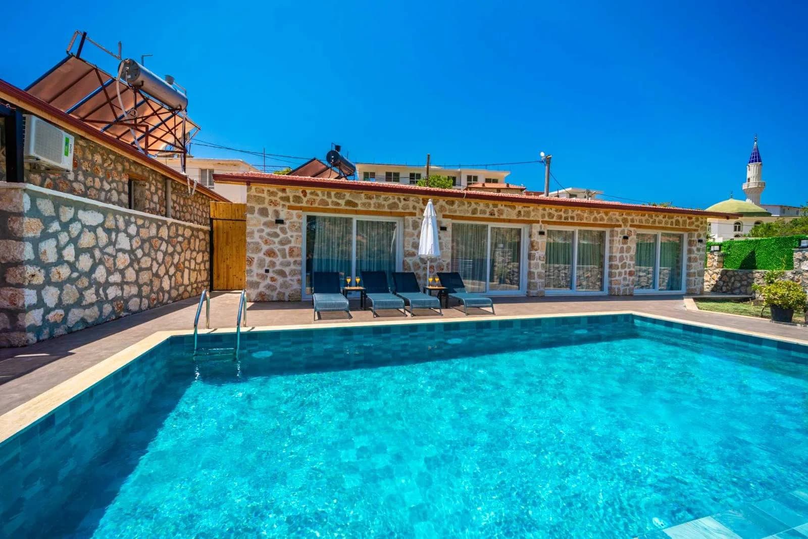 Kaş Bezirgan'da Orman Manzaralı, Özel Havuzlu, Otantik Villa görsel 2