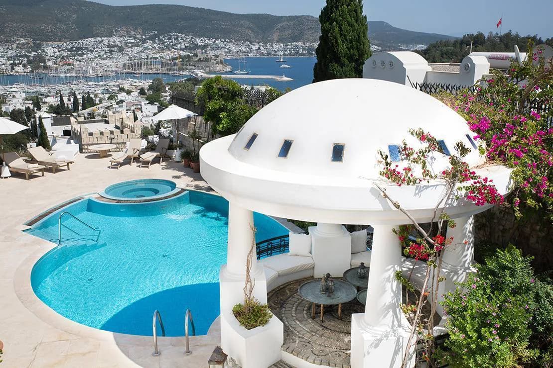 Bodrum Eskiçeşme'de Muhteşem Manzaralı, Özel Havuzlu, Modern Villa görsel 2