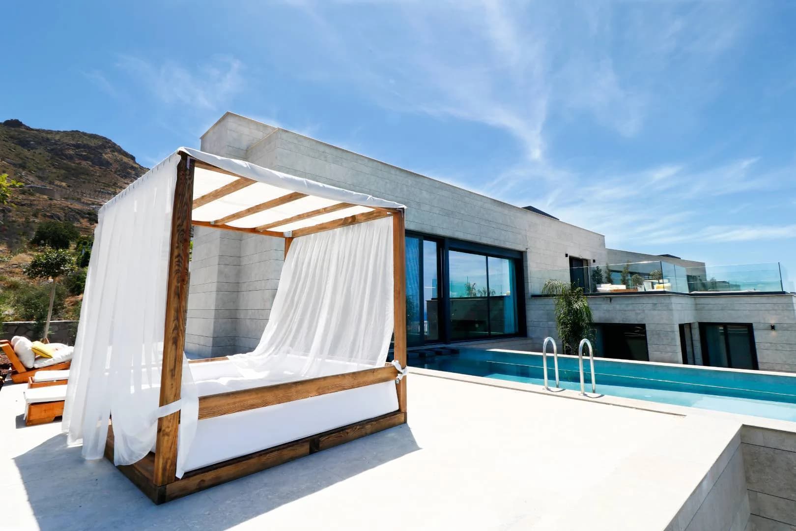 Bodrum Turgutreis'te Nefes Kesen Manzaralı, Özel Havuzlu, Lüks Villa görsel 3