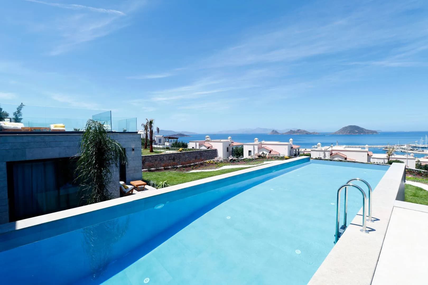 Bodrum Turgutreis'te Nefes Kesen Manzaralı, Özel Havuzlu, Lüks Villa görsel 2