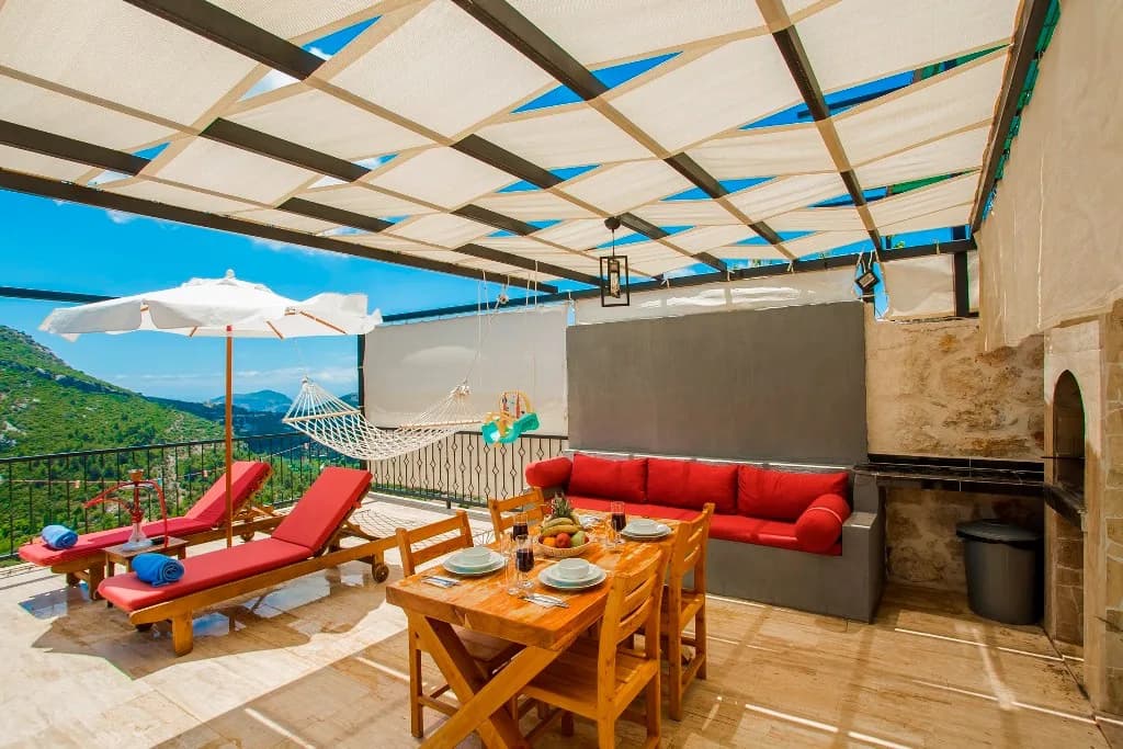 Kaş İslamlar'da Eşsiz Manzaralı, Açık ve Kapalı Havuzlu, Kiralık Villa görsel 2