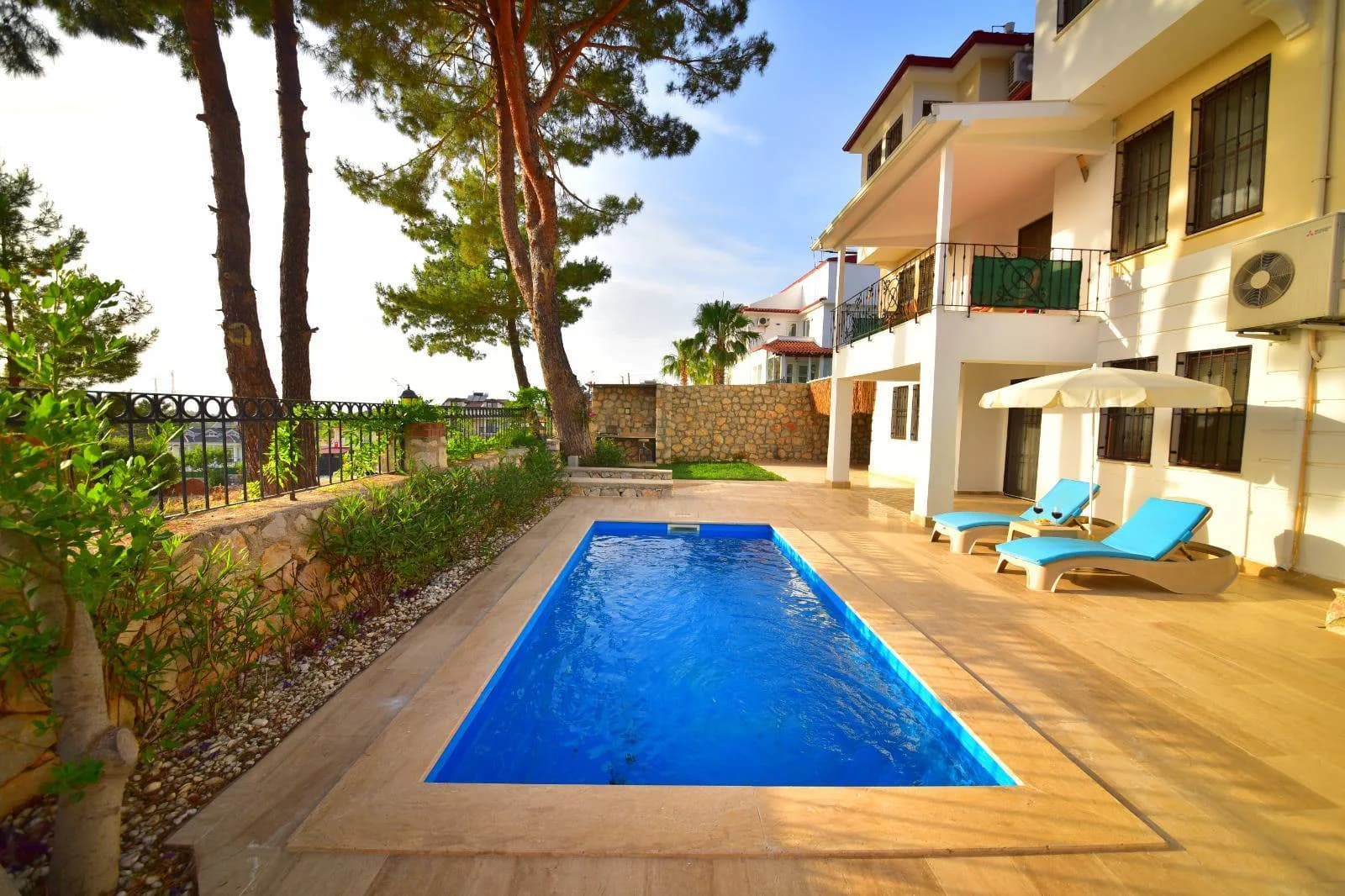 Fethiye Ölüdeniz'de Merkezi Konumda, Özel Havuzlu, Kiralık Villa görsel 1