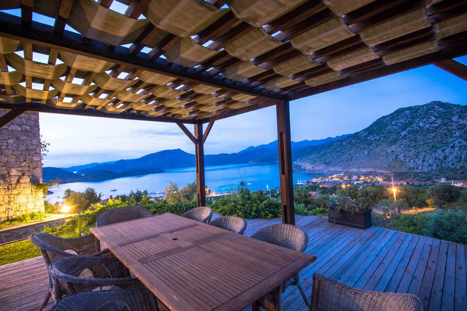 Marmaris Selimiye'de Geniş Alanlara Sahip, Özel Havuzlu, Modern Villa görsel 3