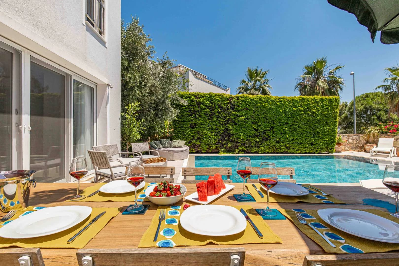 Bodrum Eskiçeşme'de Merkezi Konumda, Özel Havuzlu, Bahçeli Villa görsel 3