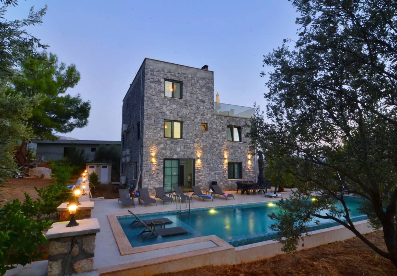 Kaş Çayköy'de Geniş Ailelere Uygun, Özel Havuzlu, 14 Kişilik Villa görsel 3