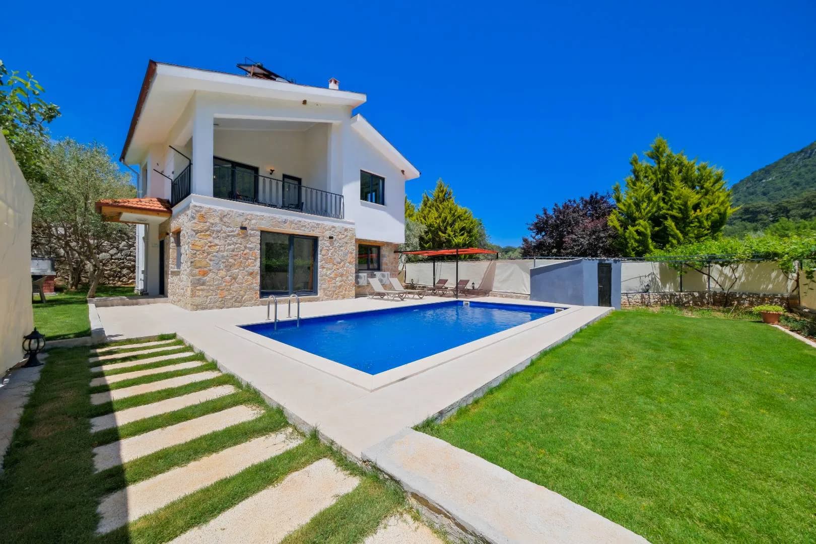 Fethiye'de Yeşillikler İle Dolu Doğada, Özel Havuzlu, Konforlu Villa görsel 2