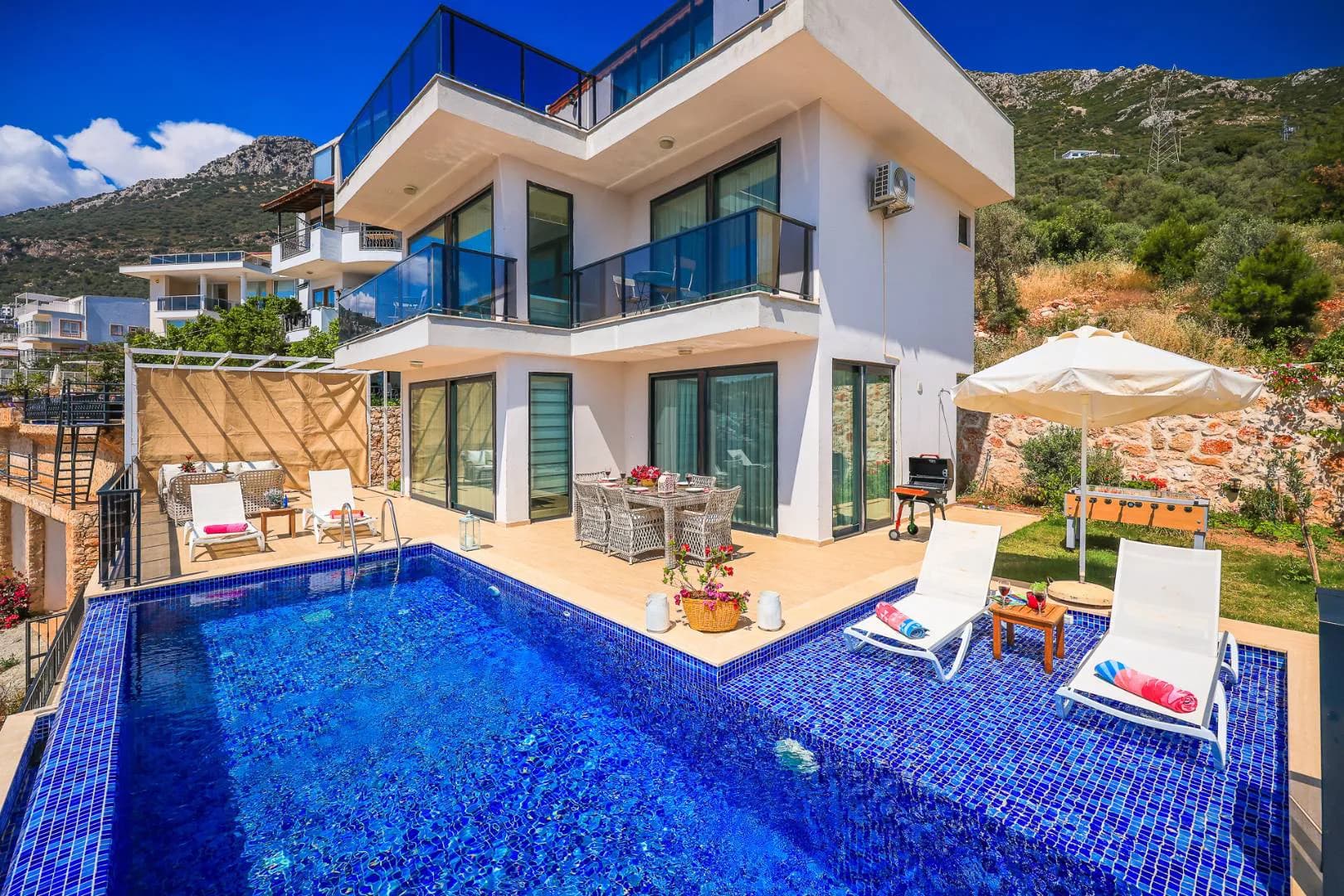 Kaş Kalkan'da Merkezi Konumda, Özel Havuzlu, Kiralık Villa görsel 1