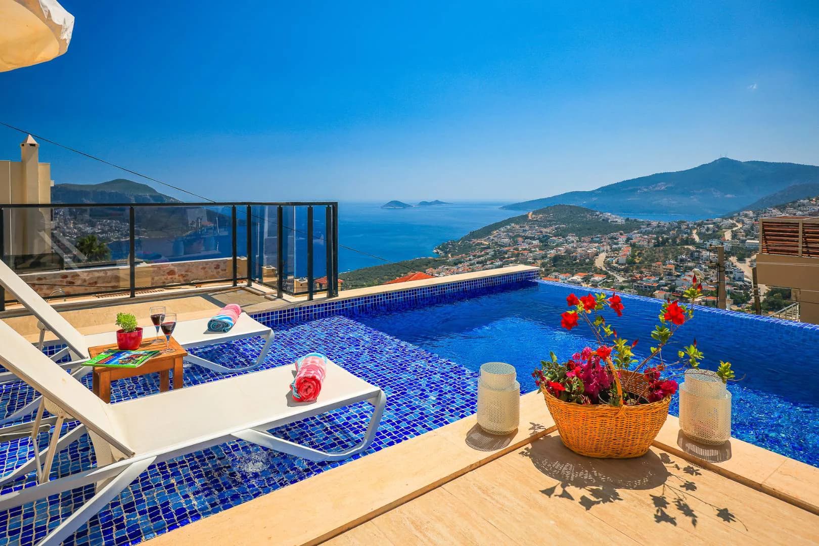 Kaş Kalkan'da Merkezi Konumda, Özel Havuzlu, Kiralık Villa görsel 3