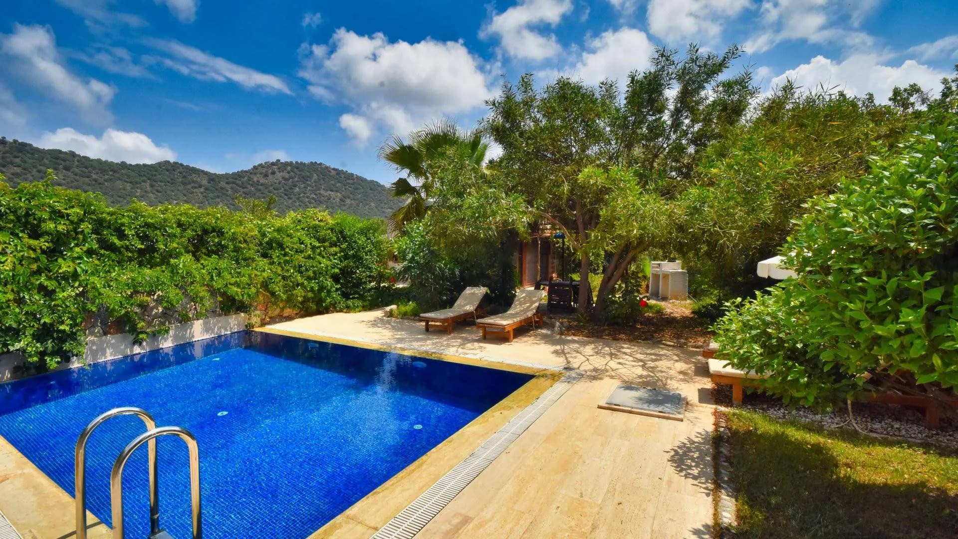 Fethiye Kayaköy'de Geniş Bahçeli, Özel Havuzlu, Kiralık Villa görsel 3