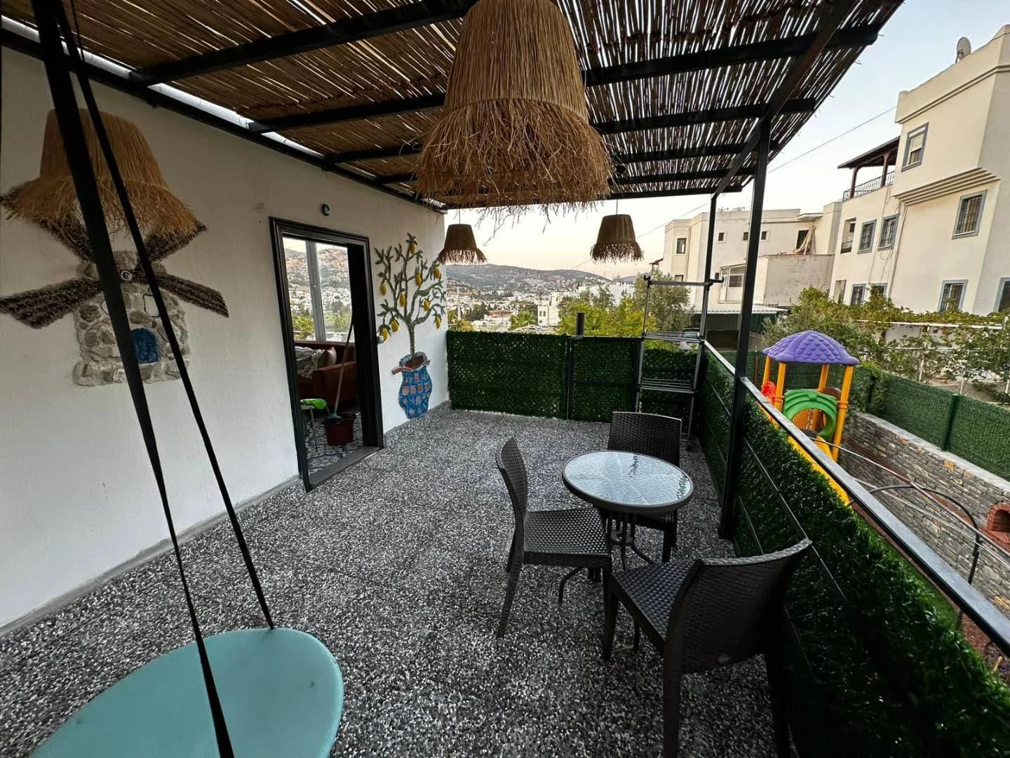 Bodrum Eskiçeşme'de Merkezi Konumda, 1+1, Kiralık Ev görsel 3