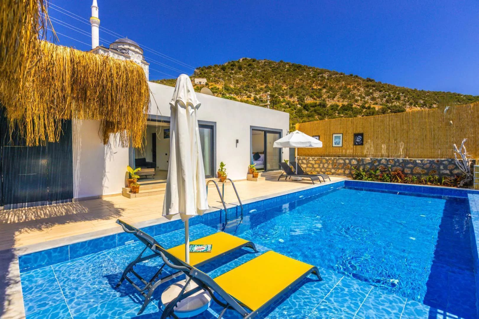 Kaş Bezirgan'da Çekirdek Ailelere Uygun, Özel Havuzlu, Konforlu Villa görsel 1