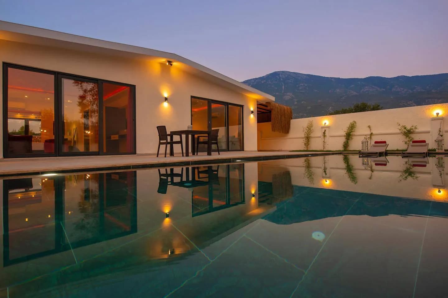 Fethiye Ölüdeniz'de Sakin Konumda, Özel Havuzlu, Modern Villa görsel 2