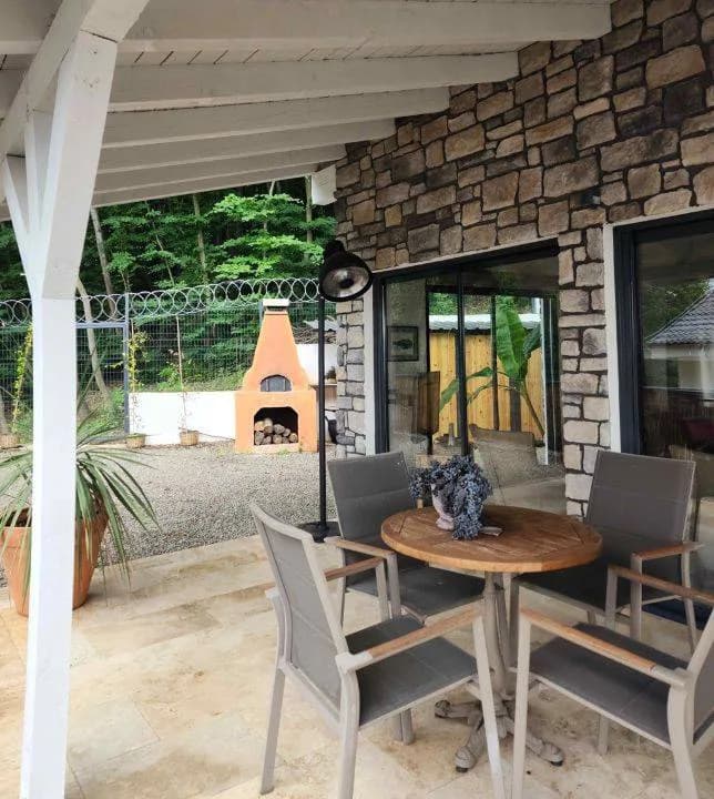 Sapanca'da Göl ve Doğa Manzaralı, Isıtmalı Özel Havuzlu, Kiralık Villa görsel 2