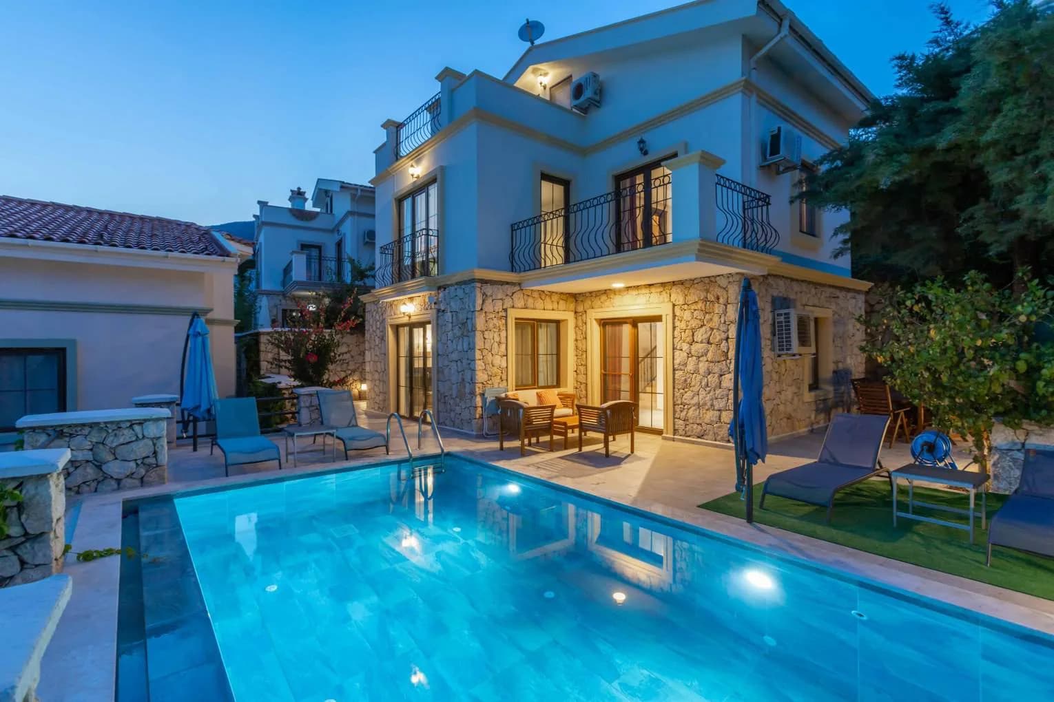 Kalkan Kalamar'da Deniz Manzaralı, Geniş Ailelere Uygun, Kiralık Villa görsel 1