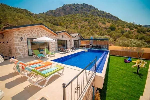 Kaş Yeşilköy'de Muhteşem Doğa İçerisinde, Özel Havuzlu, Modern Villa görsel 1