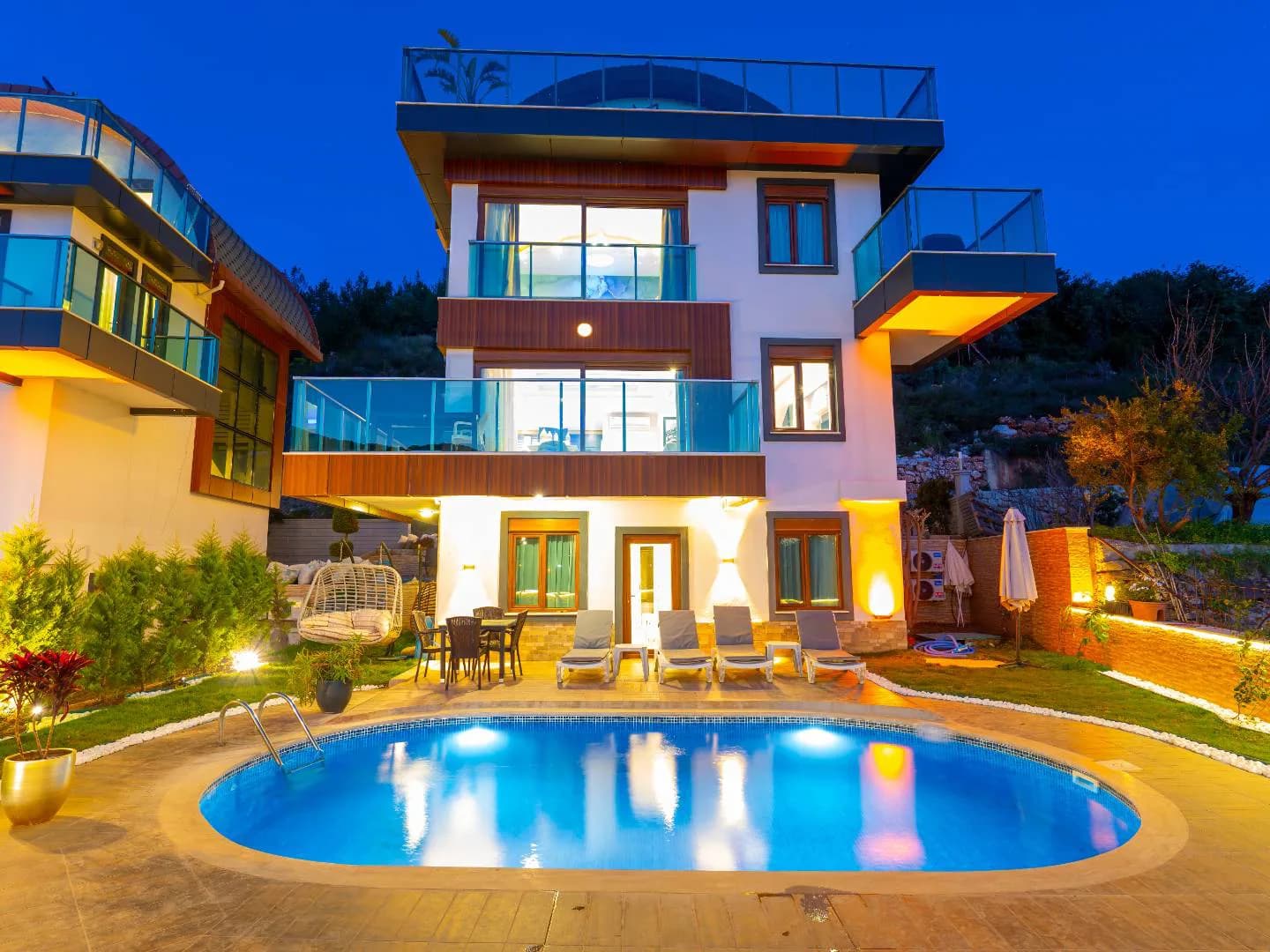 Antalya Alanya'da Geniş Ailelere Uygun, Özel Havuzlu, 5+1 Villa görsel 1