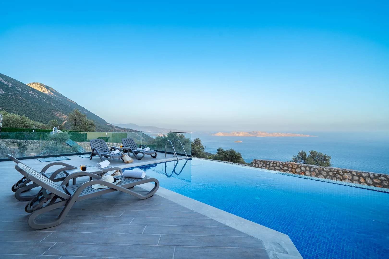 Kaş Sarıbelen'de Eşsiz Manzaraya Sahip, Özel Havuzlu, Otantik Villa görsel 2