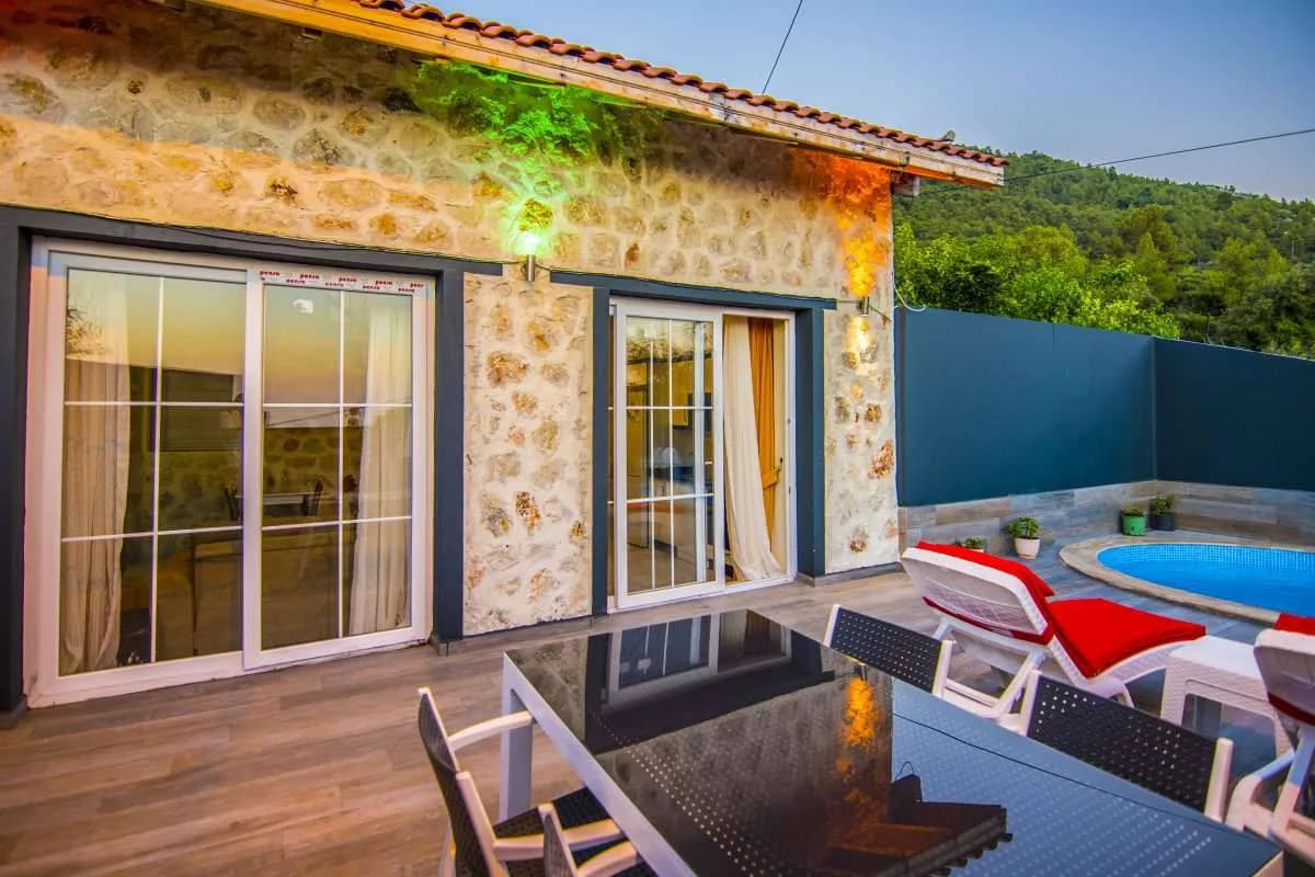Kalkan Üzümlü'de Muhteşem Doğada, Özel Havuzlu, Muhazafakar Villa görsel 3