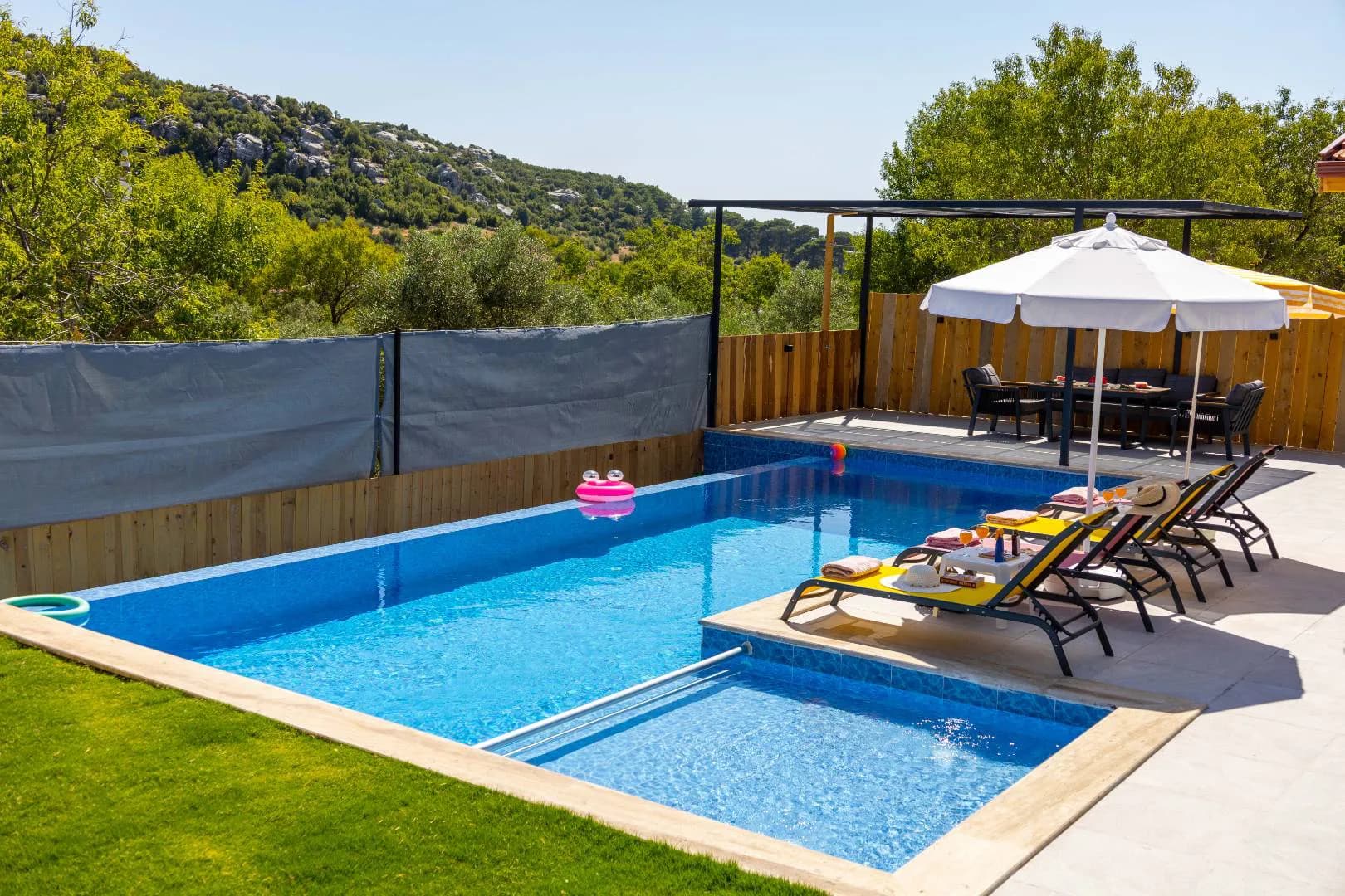 Kaş Sarıbelen'de Yeşillikler İçerisinde, Özel Havuzlu, Taş Villa görsel 3