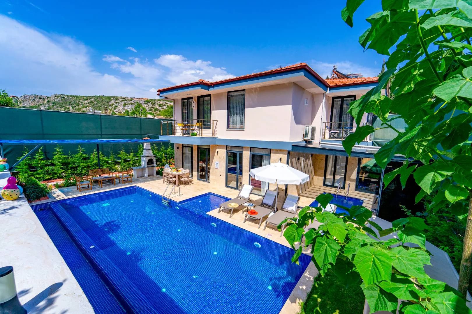 Kaş Patara'da Sessiz ve Sakin Konumda, Özel Havuzlu, Lüks Villa görsel 1