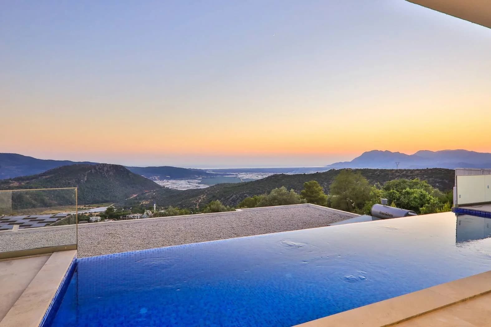 Kaş Üzümlü'de Enfes Manzaraya Sahip, Özel Havuzlu, Lüks Villa görsel 1