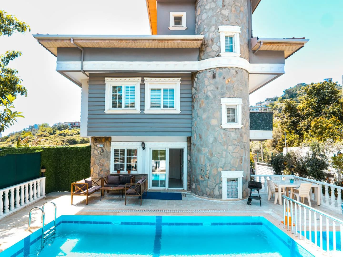 Alanya Sugözü'nde Doğa ve Deniz Manzaralı, Özel Havuzlu, Kiralık Villa görsel 1